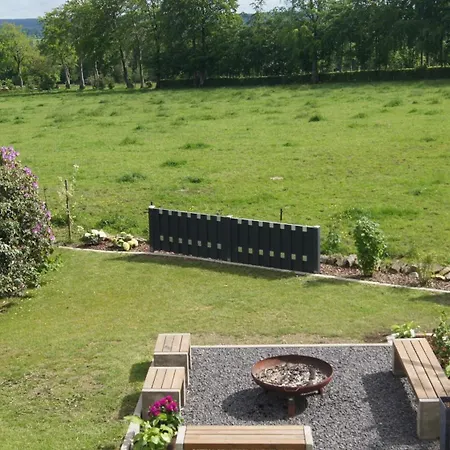 Magnolie In Der Eifel * מונשאו